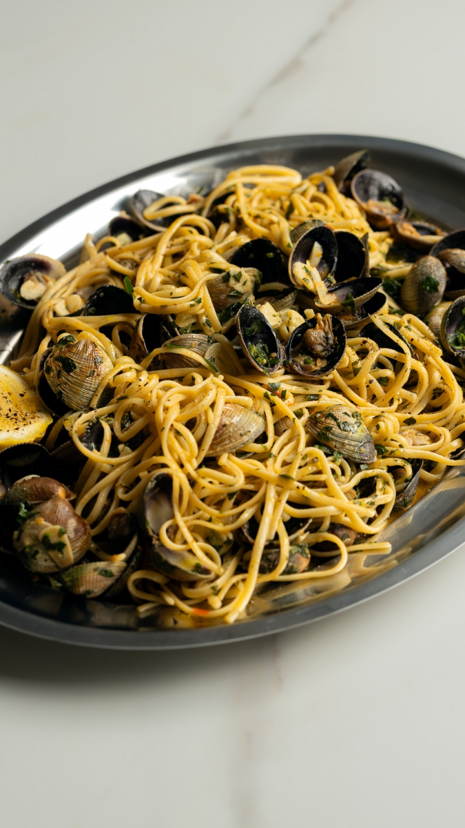 Linguine Alle Vongole Con Burro (Linguine with Clams & Butter) | Gather & Feast