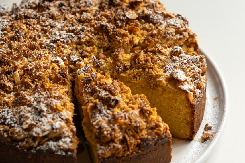 Vanilla+%26+Almond+Tea+Cake+with+Roasted+Almond+Streusel+%7C+Gather+%26+Feast