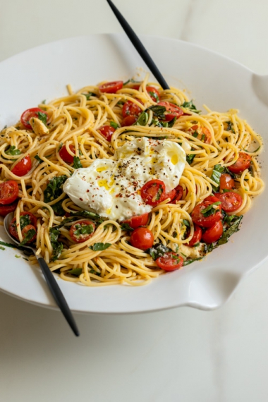 Spaghetti+Positano+with+Fresh+Mozzarella+di+Buffala+%7C+Gather+%26+Feast