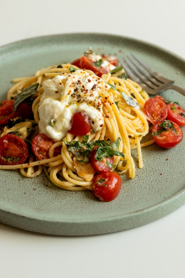 Spaghetti+Positano+with+Fresh+Mozzarella+di+Buffala+%7C+Gather+%26+Feast